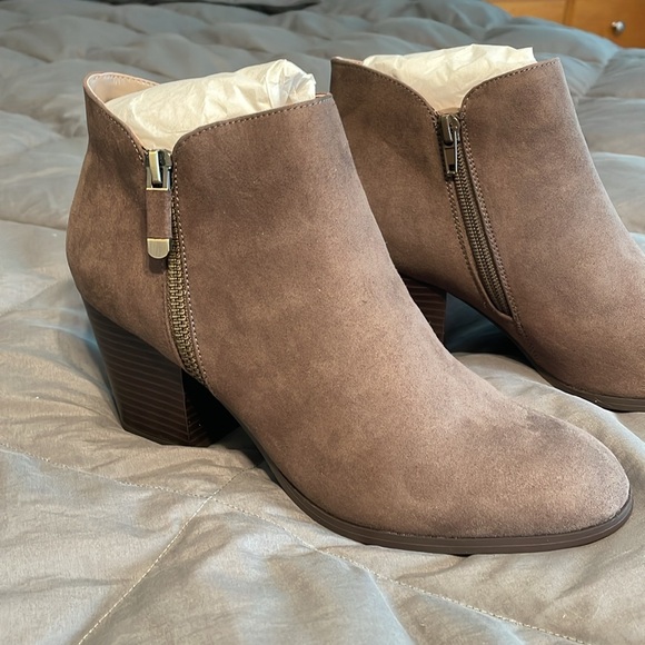 suede booties - Picture 3 of 6